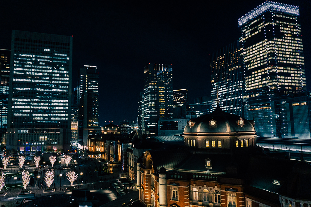 Tokyo Station and Maronouchi at Night, seen from the KITTE rooftop garden. Foto: Daniel.