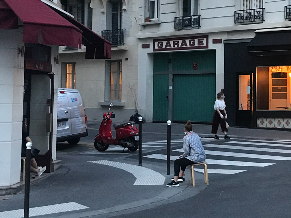 Keeping the distance. (Photo: Daniel)